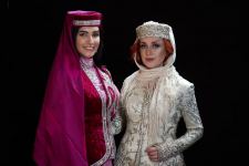 От Нью-Йорка до Баку - Удивительная красота и изящество цветка Xары бюльбюль в коллекциях азербайджанских дизайнеров (ФОТО)