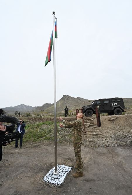 Президент Ильхам Алиев и Первая леди Мехрибан Алиева побывали в освобожденных от оккупации Физулинском и Джебраильском районах, в том числе в городах Физули и Джебраил (ОБНОВЛЕНО)