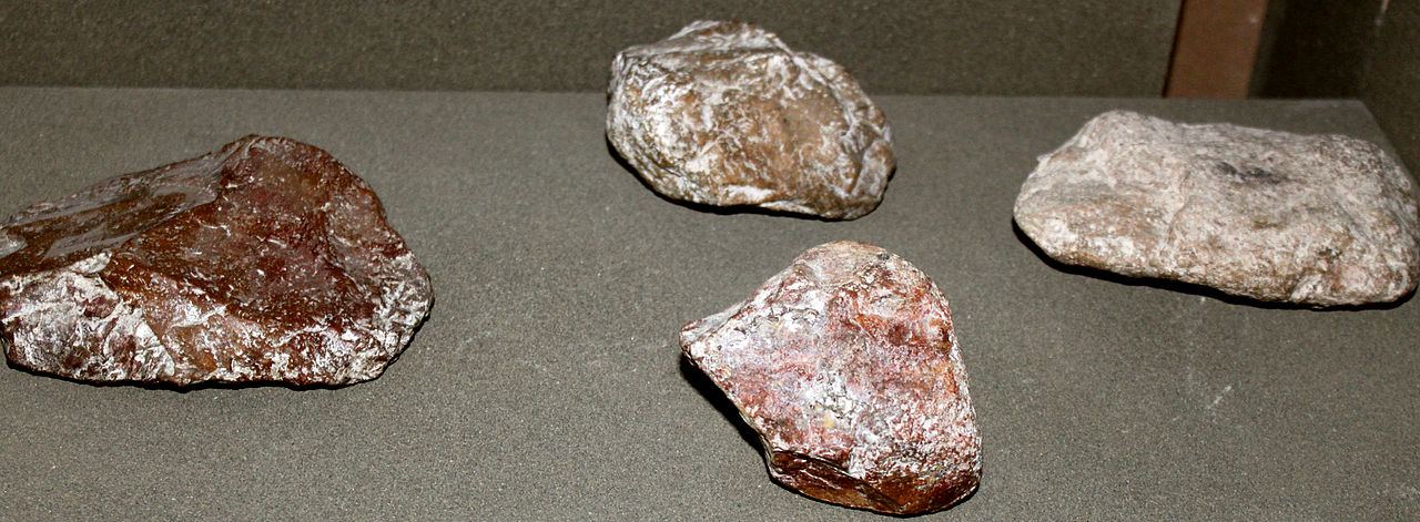 Флаг Азербайджана на входе в древнюю Азыхскую пещеру - факты из истории  (ВИДЕО,ФОТО)