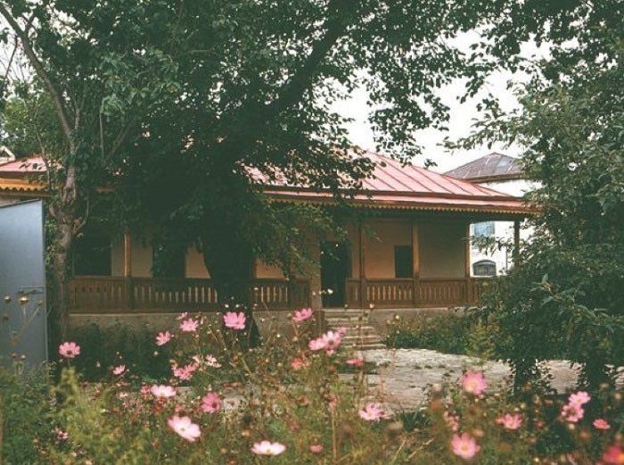 Анар Керимов показал, во что превратили армяне Дом-музей выдающегося азербайджанского певца Бюльбюля (ВИДЕО)