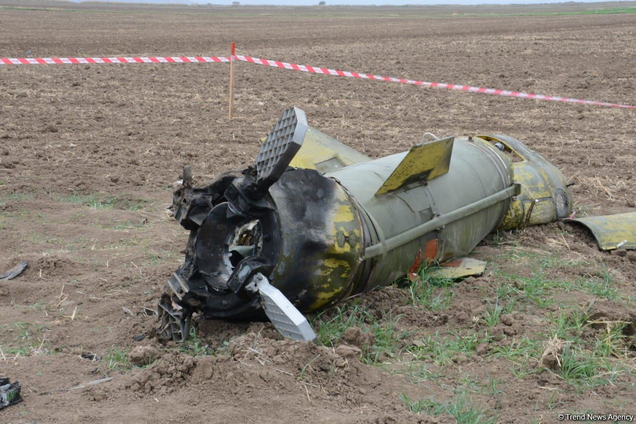 Ракета "Точка-У", выпущенная ВС Армении по Физулинскому району Азербайджана (ФОТО/ВИДЕО)