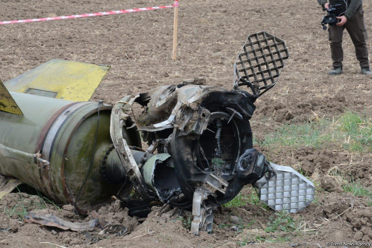 Ракета "Точка-У", выпущенная ВС Армении по Физулинскому району Азербайджана (ФОТО/ВИДЕО)