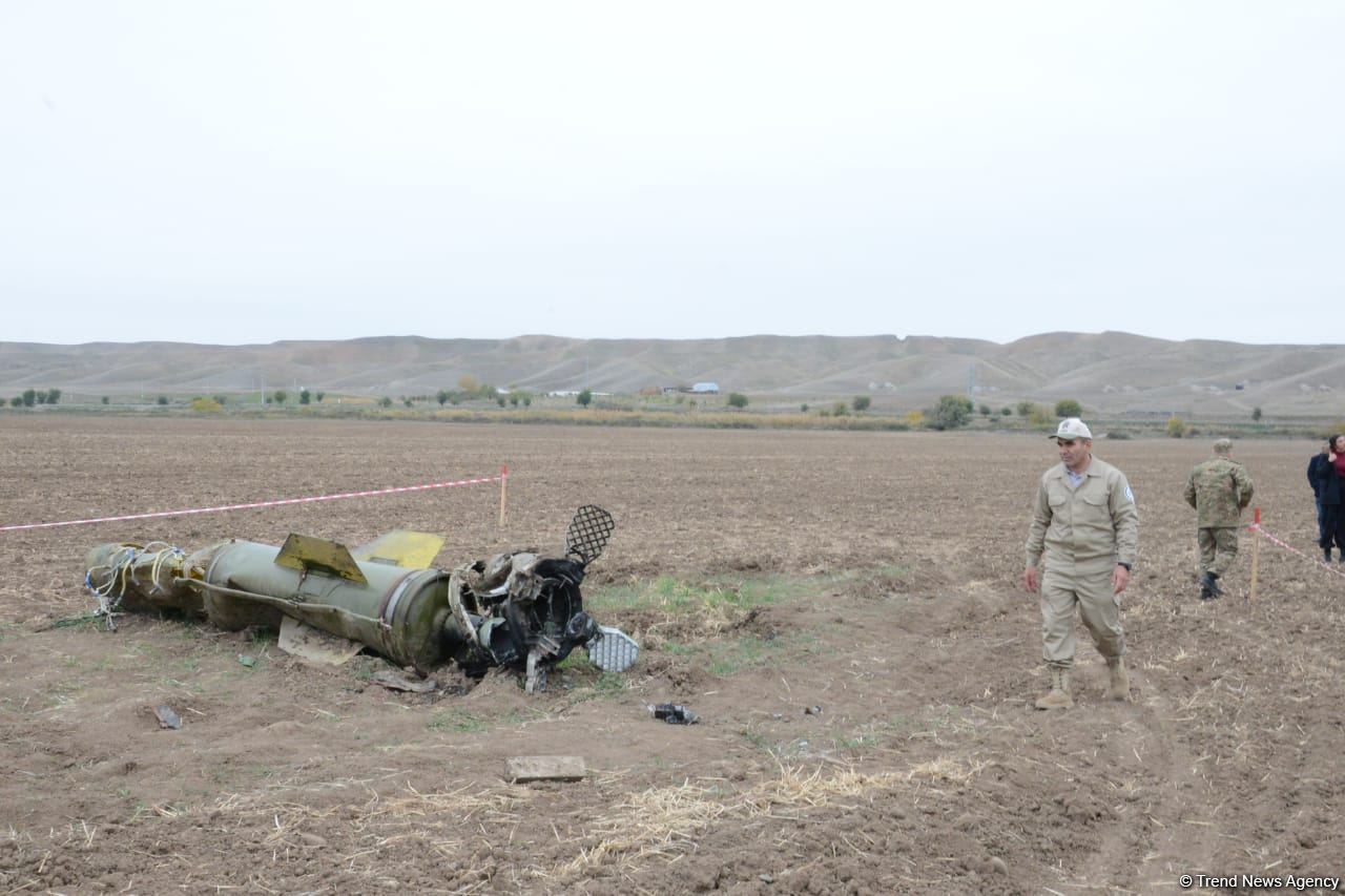 Ракета "Точка-У", выпущенная ВС Армении по Физулинскому району Азербайджана (ФОТО/ВИДЕО)