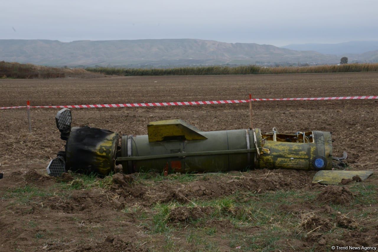 Ракета "Точка-У", выпущенная ВС Армении по Физулинскому району Азербайджана (ФОТО/ВИДЕО)