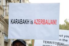 В Баку перед посольством Франции прошла акция протеста (ФОТО)