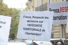 В Баку перед посольством Франции прошла акция протеста (ФОТО)