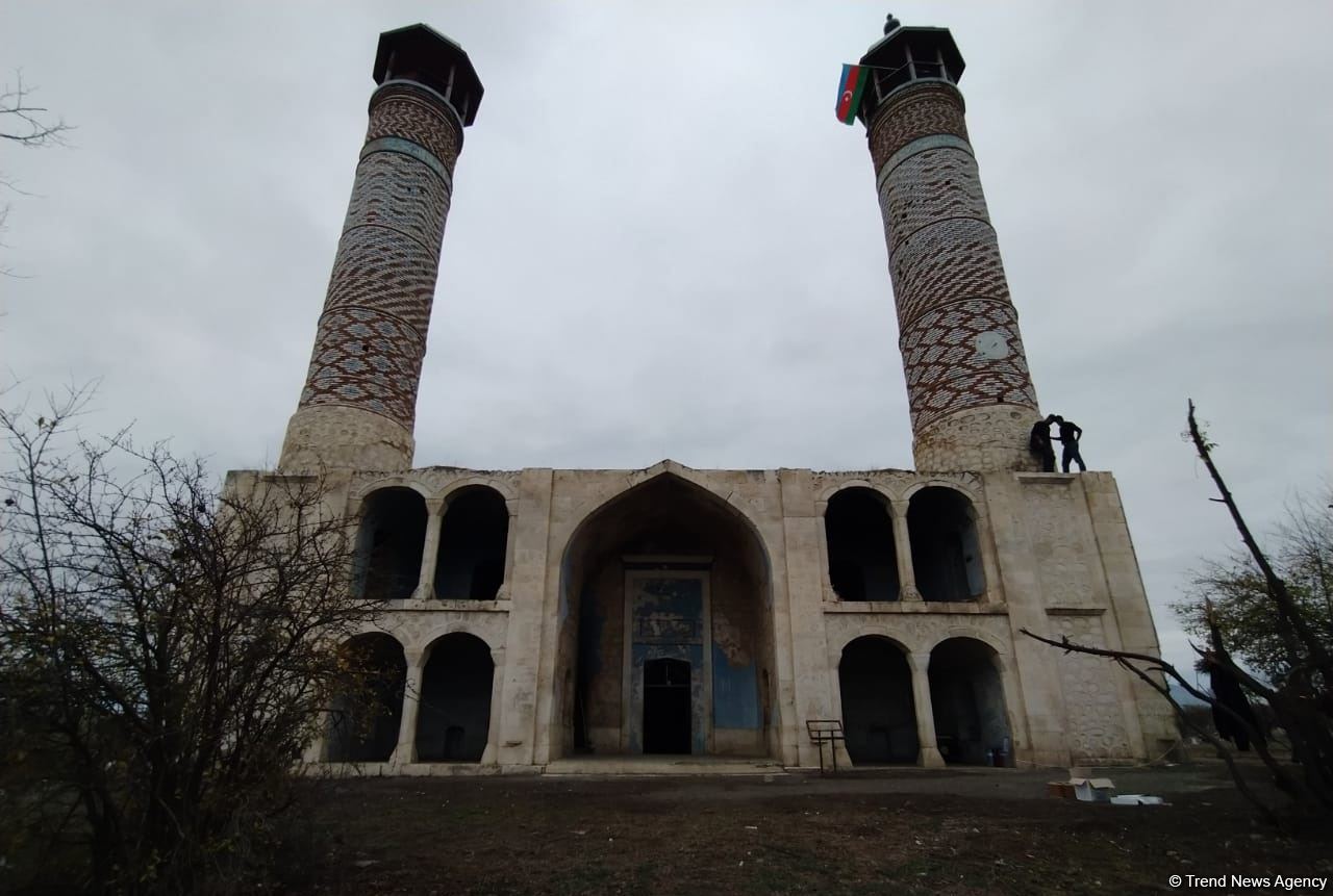 В Агдамской мечети, спустя 27 лет, совершен намаз (ВИДЕО, ФОТО)