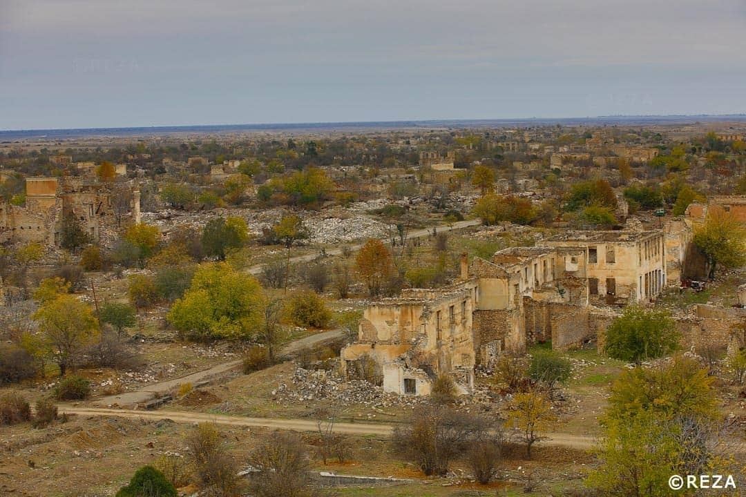 Я был шокирован, увидев город-призрак - всемирно известный фотограф показал разрушенный армянскими вандалами Агдам (ФОТО)