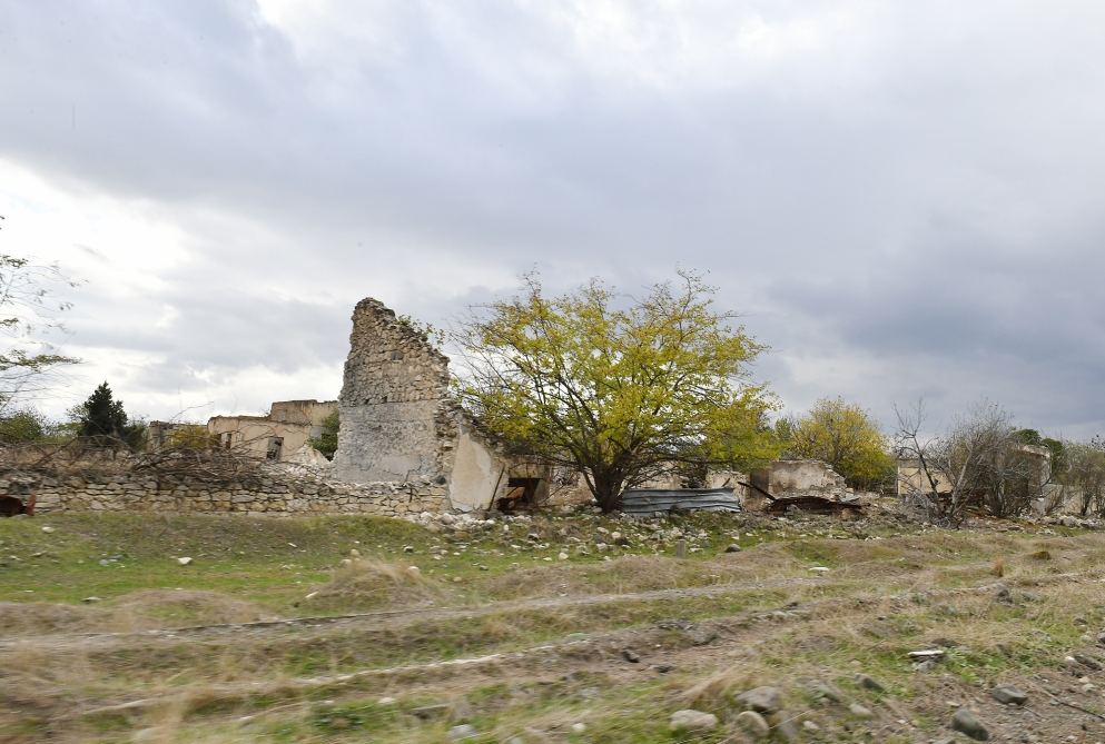 Президент Азербайджана Ильхам Алиев и Первая леди Мехрибан Алиева побывали в освобожденном от оккупации городе Агдам (ФОТО/ВИДЕО)