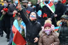 Жители Кельбаджарского района посетили Аллею шехидов (ФОТО)