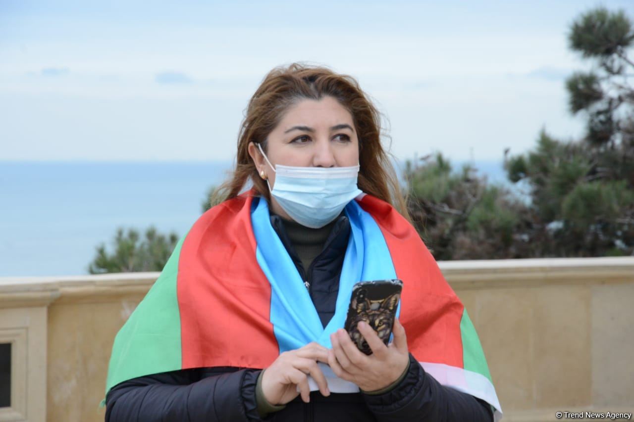 Жители Кельбаджарского района посетили Аллею шехидов (ФОТО)