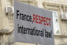 Участники акции протеста озвучили заявление перед посольством Франции в Баку (ФОТО/ВИДЕО)