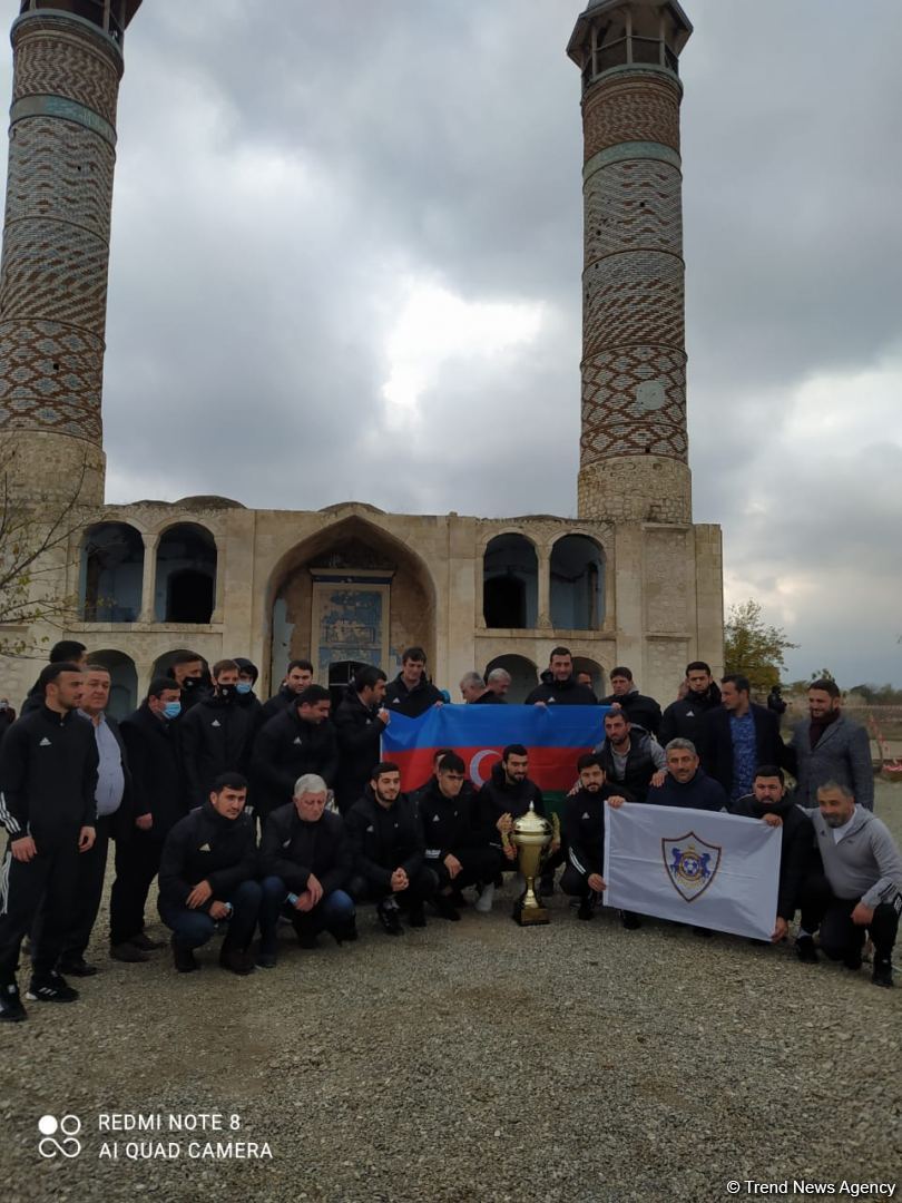 Хикмет Гаджиев, представители дипкорпуса и ФК "Карабах" побывали в Агдамской мечети (ФОТО)