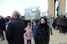 Лачинцы посетили Аллею шехидов в Баку (ФОТО)