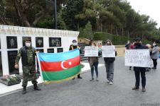 Лачинцы посетили Аллею шехидов в Баку (ФОТО)