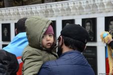 Лачинцы посетили Аллею шехидов в Баку (ФОТО)