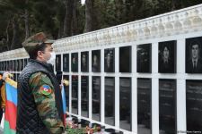 Лачинцы посетили Аллею шехидов в Баку (ФОТО)