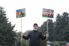 Лачинцы посетили Аллею шехидов в Баку (ФОТО)