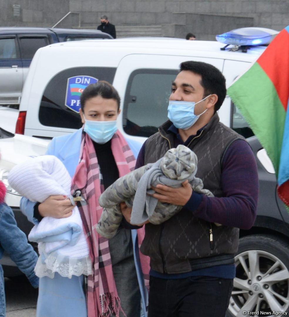 Лачинцы посетили Аллею шехидов в Баку (ФОТО)