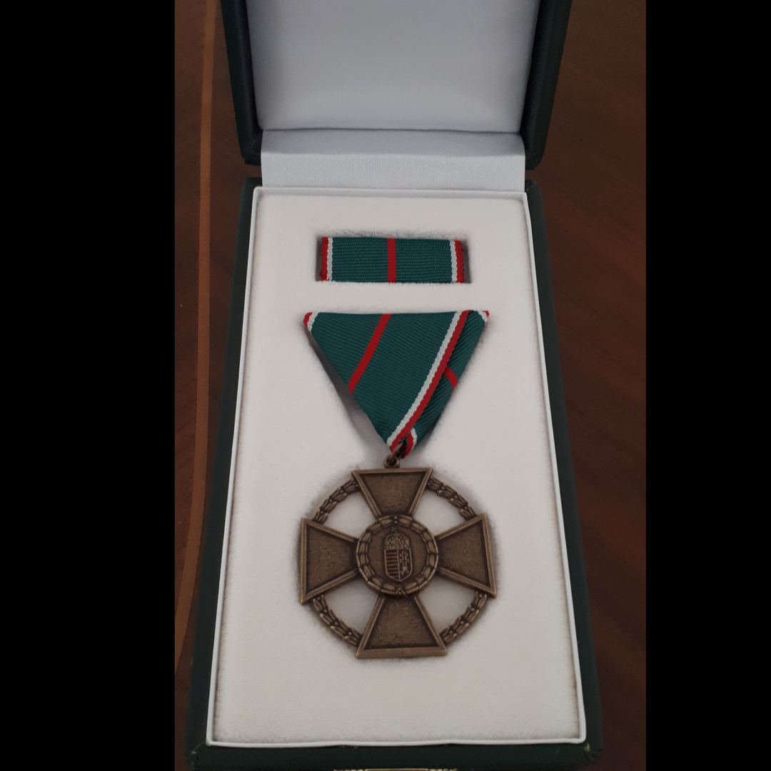 Азербайджанскому фотографу вручен "Бронзовый крест" Венгрии (ФОТО)