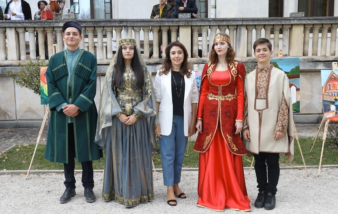 В резиденции болгарских монархов  представлена коллекция Гюльнары Халиловой "Карабах" (ВИДЕО, ФОТО)