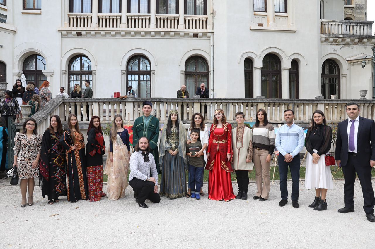 В резиденции болгарских монархов  представлена коллекция Гюльнары Халиловой "Карабах" (ВИДЕО, ФОТО)