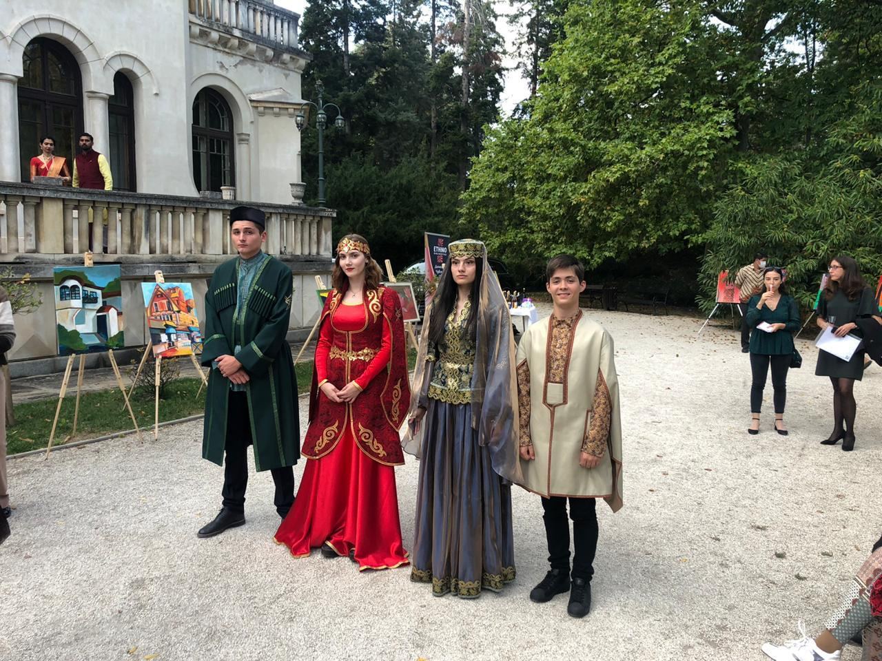 В резиденции болгарских монархов  представлена коллекция Гюльнары Халиловой "Карабах" (ВИДЕО, ФОТО)