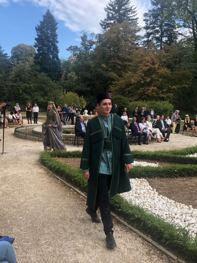 В резиденции болгарских монархов  представлена коллекция Гюльнары Халиловой "Карабах" (ВИДЕО, ФОТО)