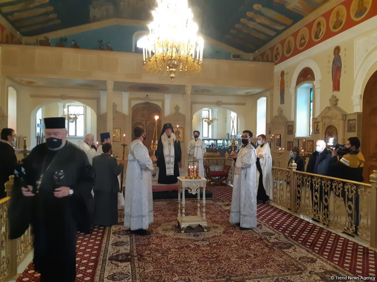 В Кафедральном Соборе Святых Жен-Мироносиц в Баку почтили память шехидов Отечественной войны (ФОТО)