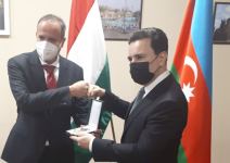 Рамилю Гасымову вручен "Золотой крест" Венгрии (ФОТО)