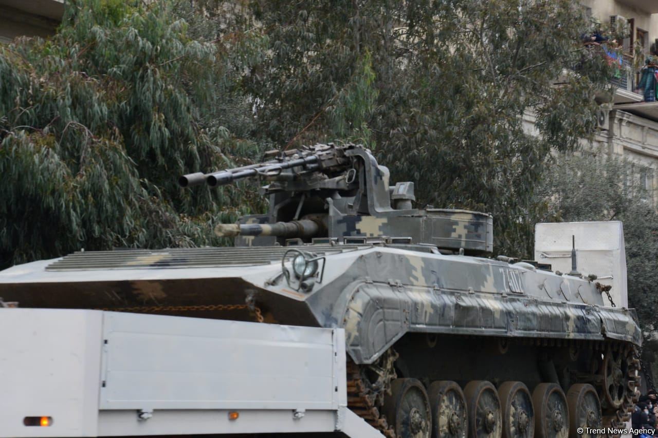 На параде Победы в Баку продемонстрирована часть военных трофеев (ФОТО/ВИДЕО)