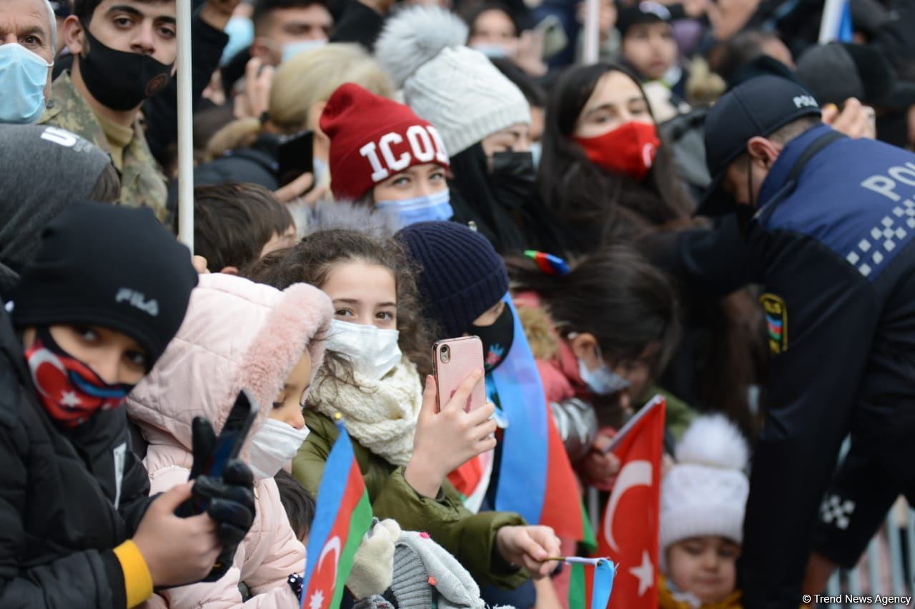 Грандиозный парад Победы (ФОТОСЕССИЯ/ВИДЕО)