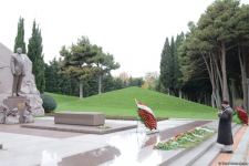 Общественность Азербайджана чтит память великого лидера Гейдара Алиева (ФОТО)