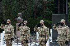 Общественность Азербайджана чтит память великого лидера Гейдара Алиева (ФОТО)