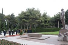 Общественность Азербайджана чтит память великого лидера Гейдара Алиева (ФОТО)