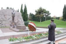 Общественность Азербайджана чтит память великого лидера Гейдара Алиева (ФОТО)