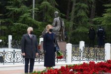 Общественность Азербайджана чтит память великого лидера Гейдара Алиева (ФОТО)