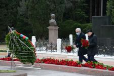 Общественность Азербайджана чтит память великого лидера Гейдара Алиева (ФОТО)