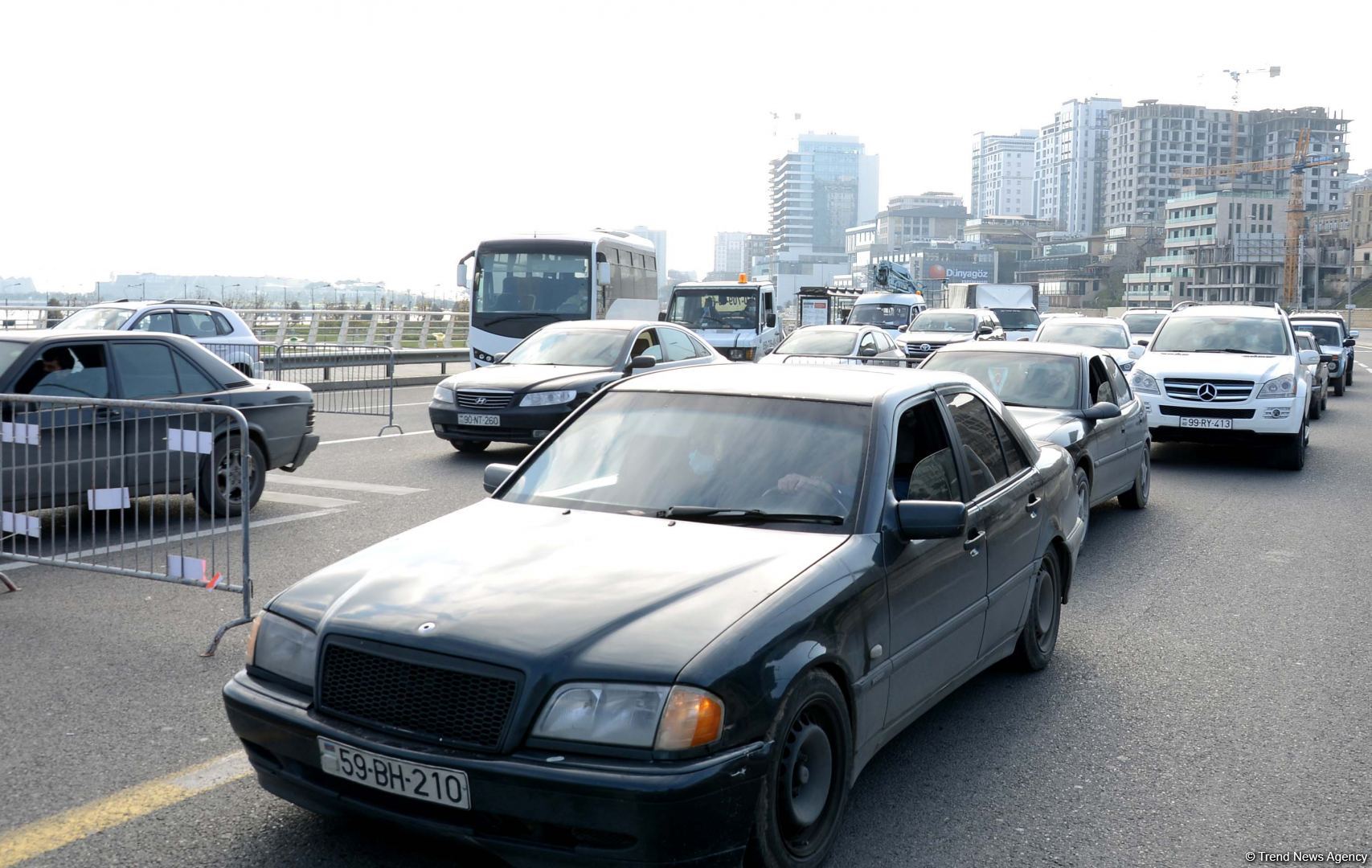 Первый день ужесточенного карантинного режима в Баку (ФОТО)