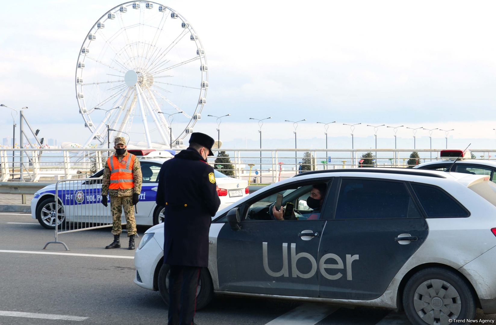 Первый день ужесточенного карантинного режима в Баку (ФОТО)