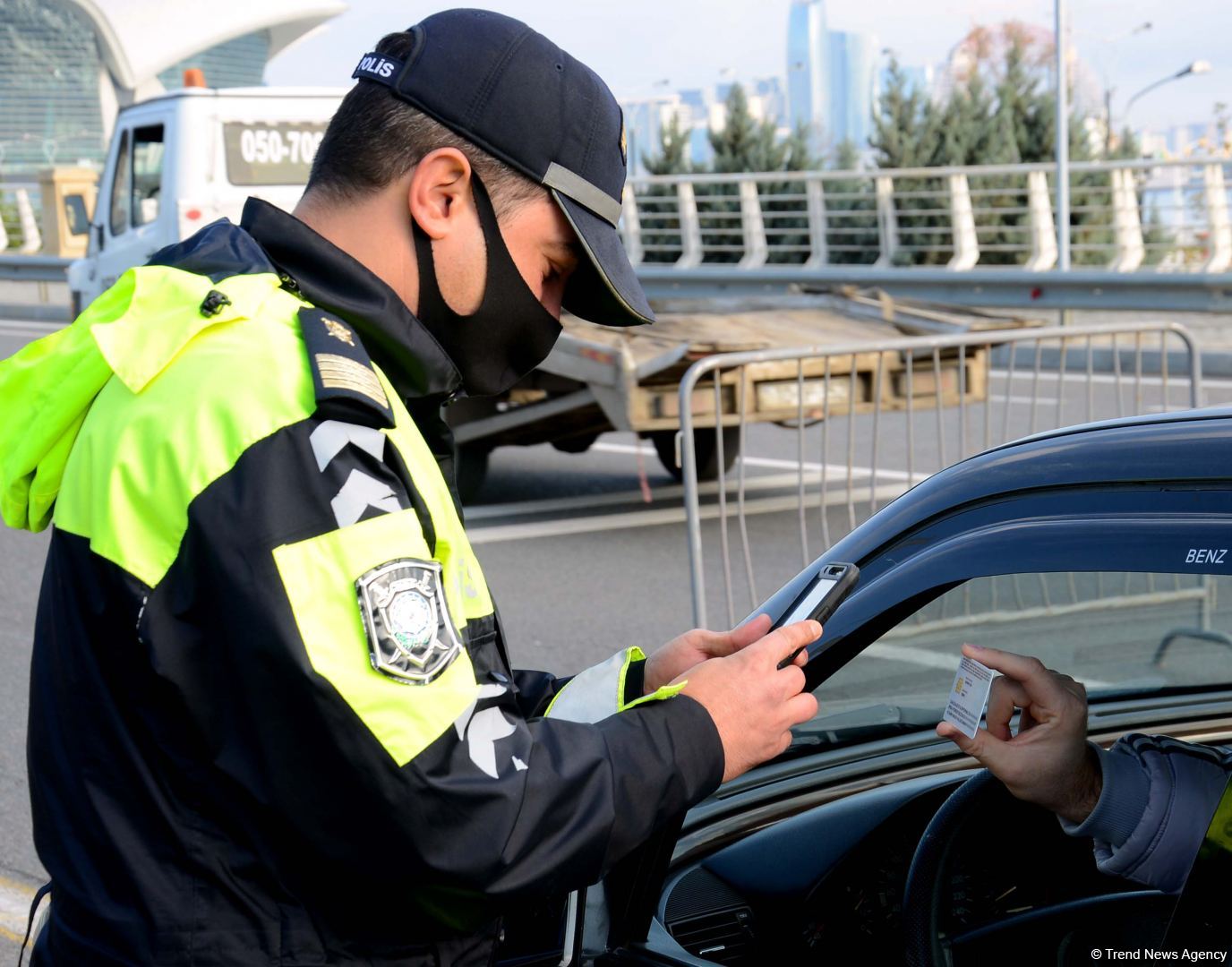Первый день ужесточенного карантинного режима в Баку (ФОТО)