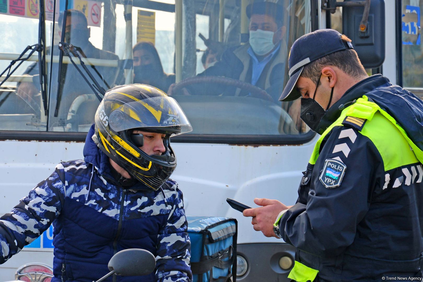 Первый день ужесточенного карантинного режима в Баку (ФОТО)