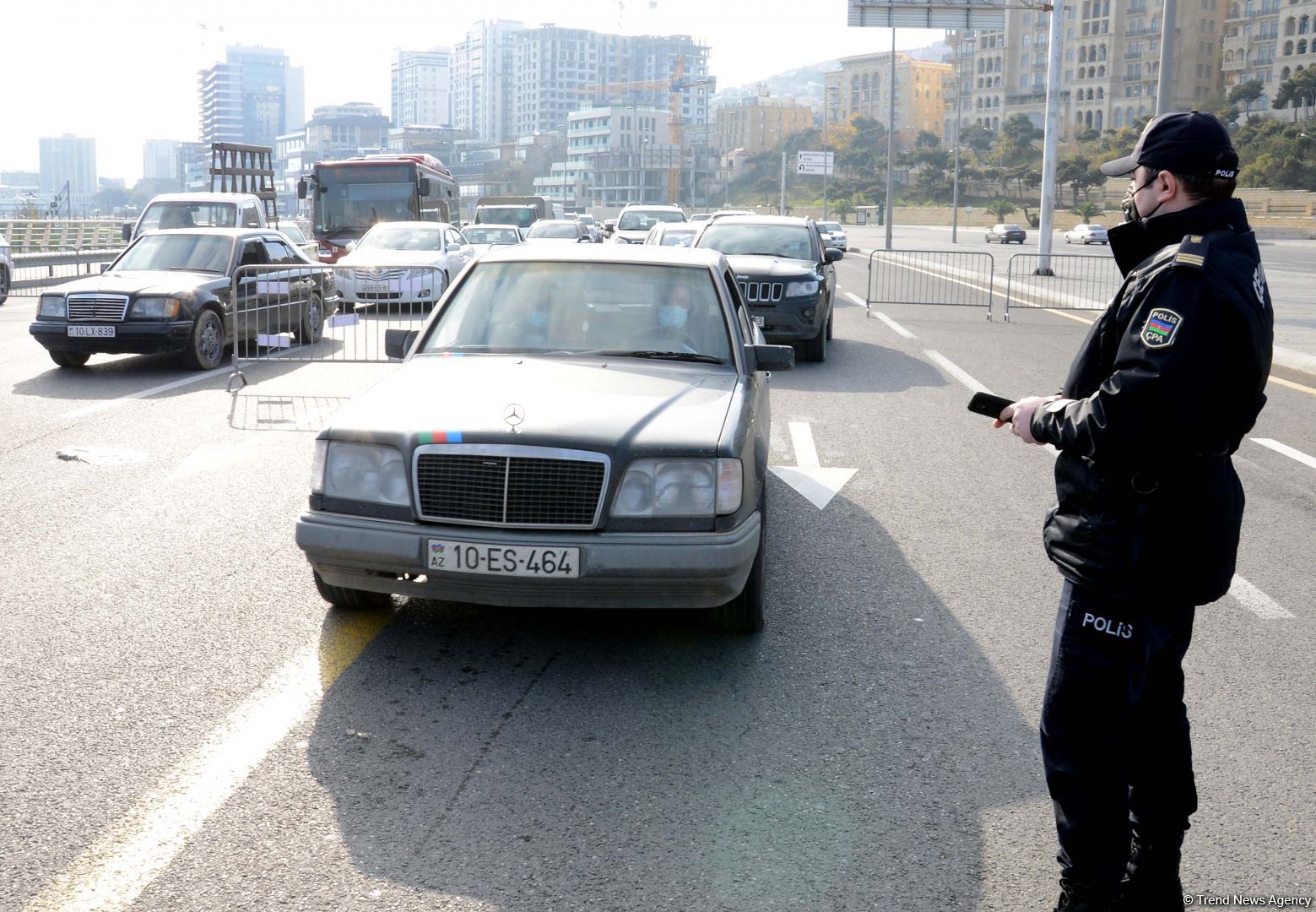 Первый день ужесточенного карантинного режима в Баку (ФОТО)