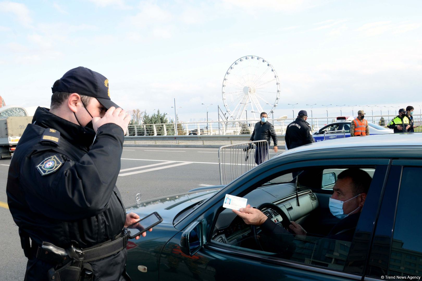 Первый день ужесточенного карантинного режима в Баку (ФОТО)