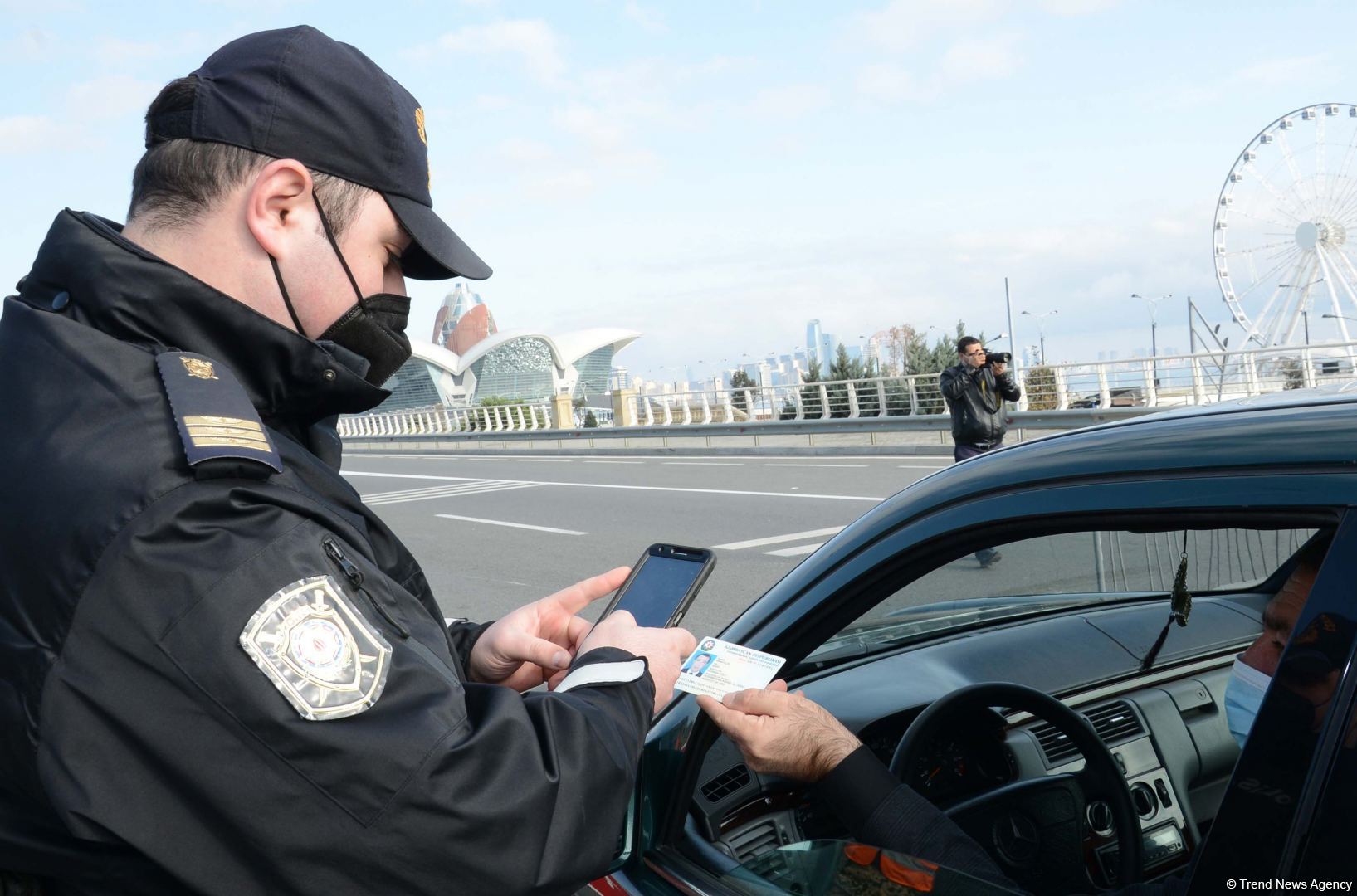 Первый день ужесточенного карантинного режима в Баку (ФОТО)