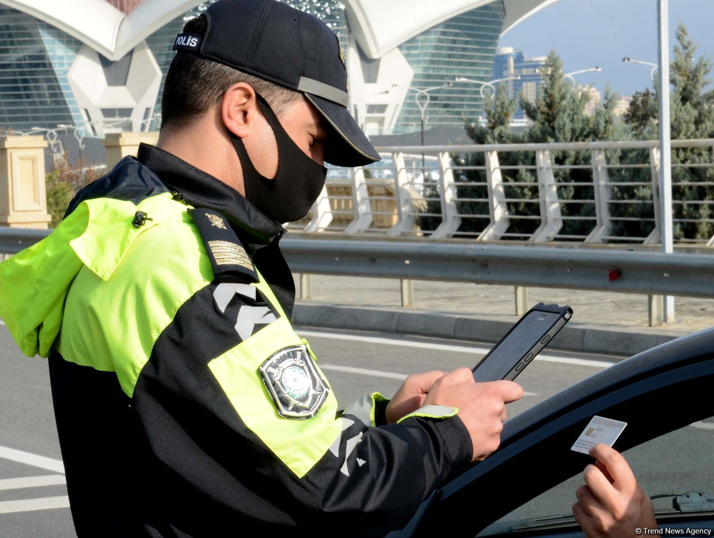 Первый день ужесточенного карантинного режима в Баку (ФОТО)