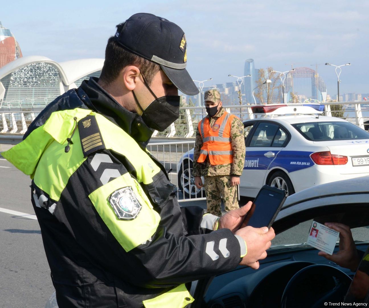 Первый день ужесточенного карантинного режима в Баку (ФОТО)