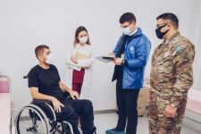 Сотрудники Фонда "YAŞAT" встречаются  с ранеными в Отечественной войне и семьями шехидов (ФОТО)