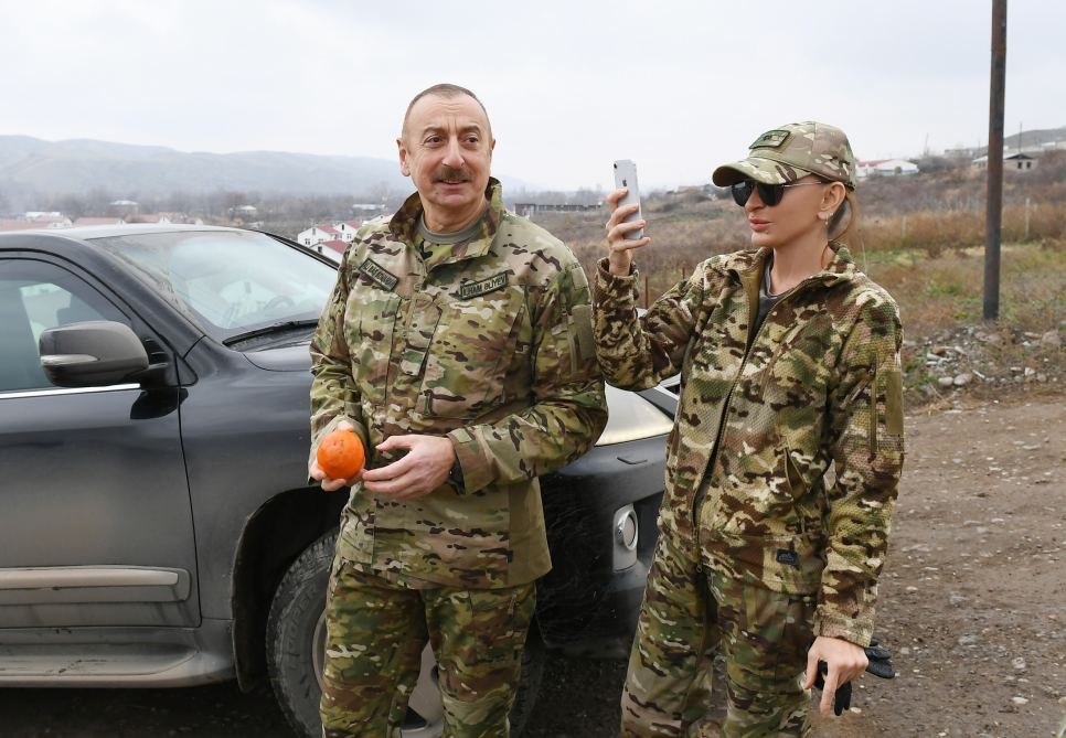 Президент Ильхам Алиев и Первая леди Мехрибан Алиева побывали в Губадлинском и Зангиланском районах (ОБНОВЛЕНО) (ФОТО/ВИДЕО)