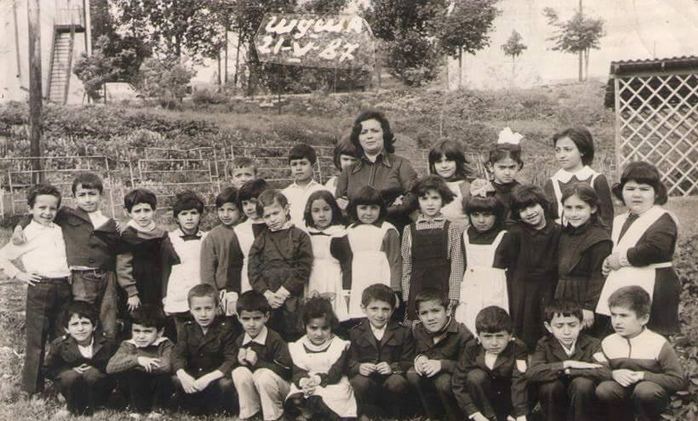 Очень трогательно! Телеведущая из Нидерландов вернулась в родную Шушу с куклой, которую забрала с собой 28 лет назад… (ФОТО)